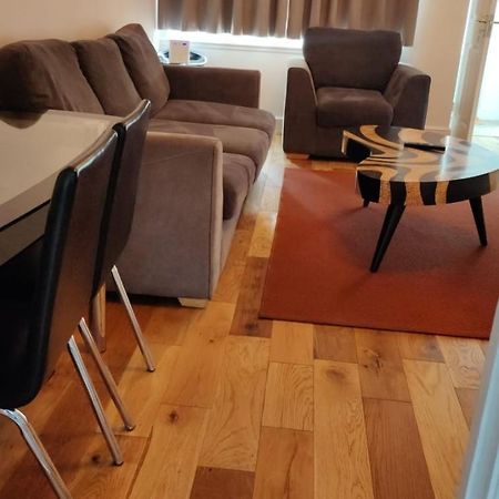 2 Bed Solihull Near Nec Airport, Jlr, Resort Wrld Exterior photo