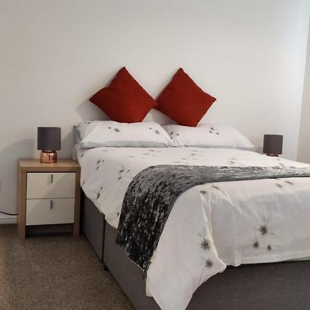2 Bed Solihull Near Nec Airport, Jlr, Resort Wrld Exterior photo