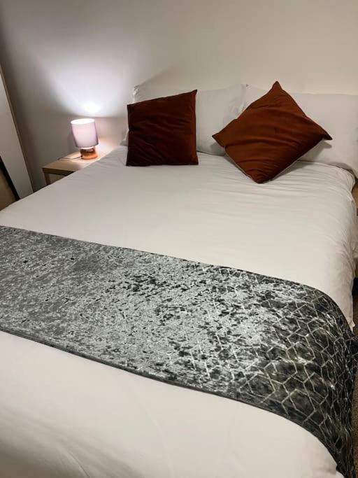 2 Bed Solihull Near Nec Airport, Jlr, Resort Wrld Exterior photo