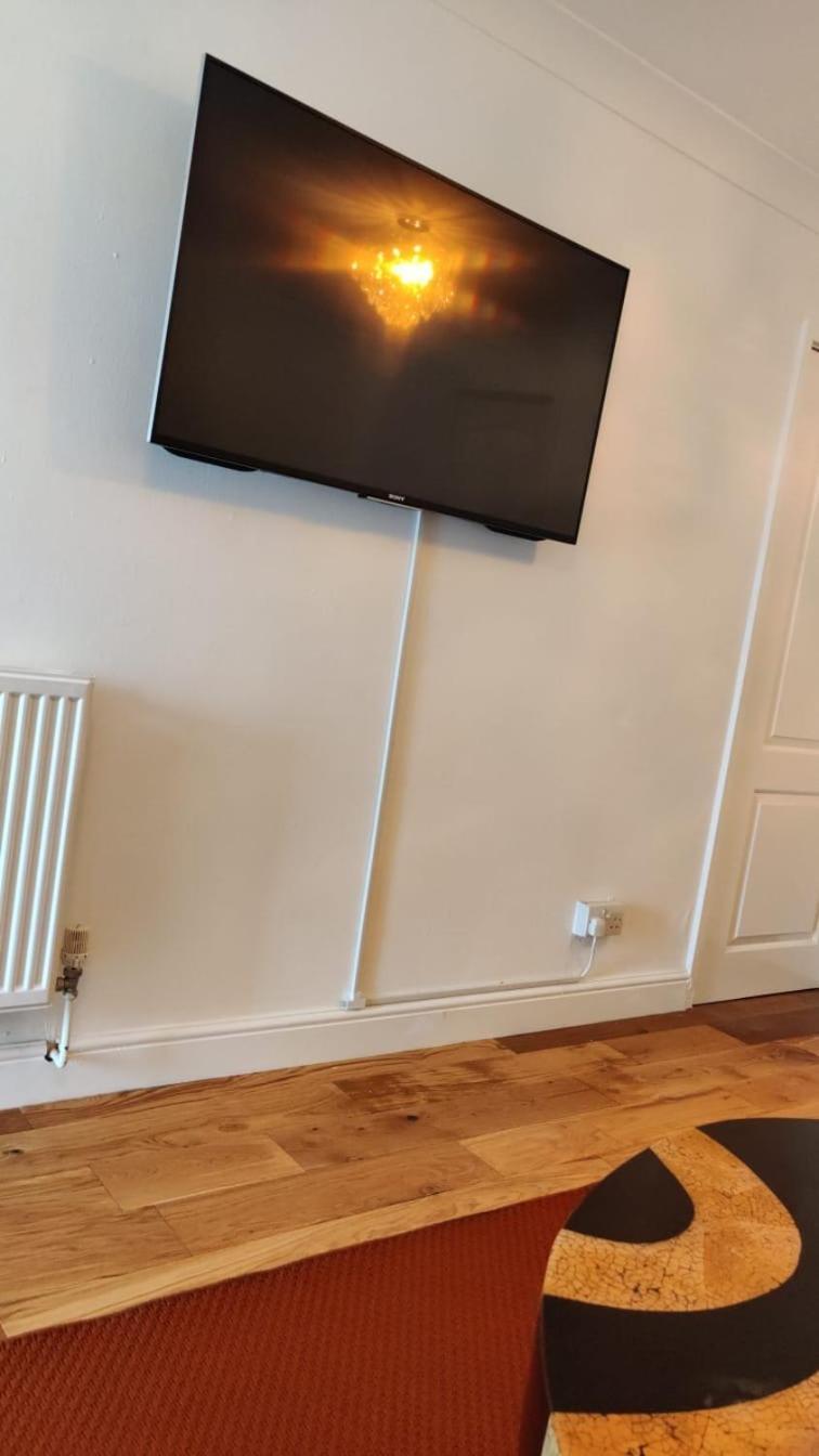 2 Bed Solihull Near Nec Airport, Jlr, Resort Wrld Exterior photo