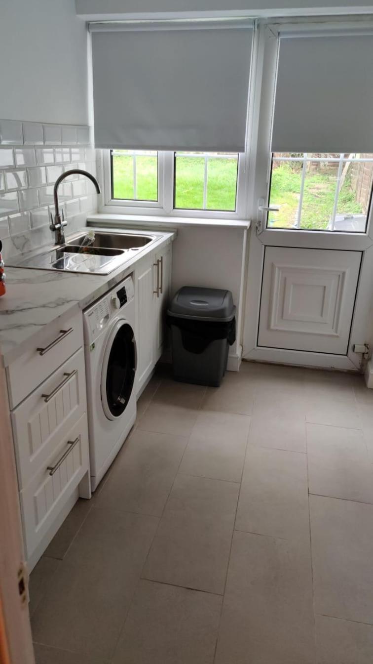 2 Bed Solihull Near Nec Airport, Jlr, Resort Wrld Exterior photo