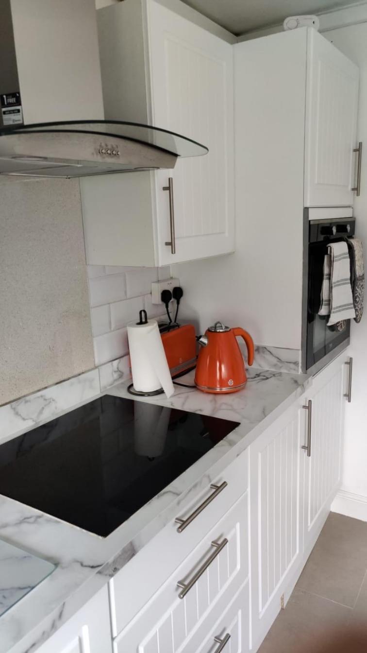 2 Bed Solihull Near Nec Airport, Jlr, Resort Wrld Exterior photo