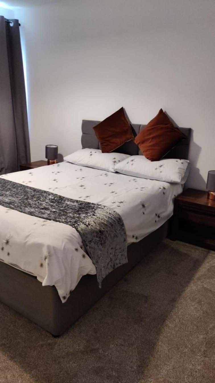 2 Bed Solihull Near Nec Airport, Jlr, Resort Wrld Exterior photo